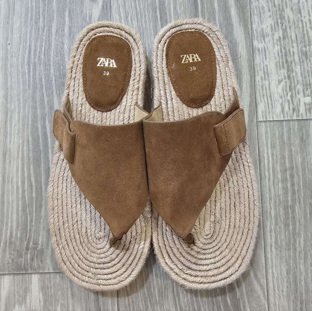 Zara | Flat Leather Sandals (NWOT)